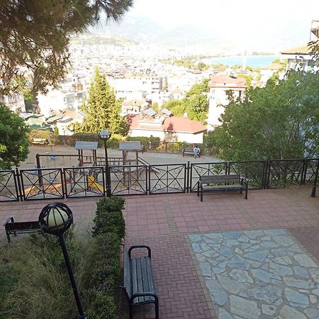 Beautiful Sultan House At Cleopatra Beach 1 With Umbrellas, Balcony, Barbecue, Private 100Mbps Wifi, Smart Tv, Table Games, Vip Trans-Fer - Beautiful Apartmenthouse Alanya Buitenkant foto