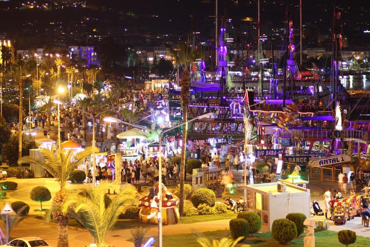 Beautiful Sultan House At Cleopatra Beach 1 With Umbrellas, Balcony, Barbecue, Private 100Mbps Wifi, Smart Tv, Table Games, Vip Trans-Fer - Beautiful Apartmenthouse Alanya Buitenkant foto