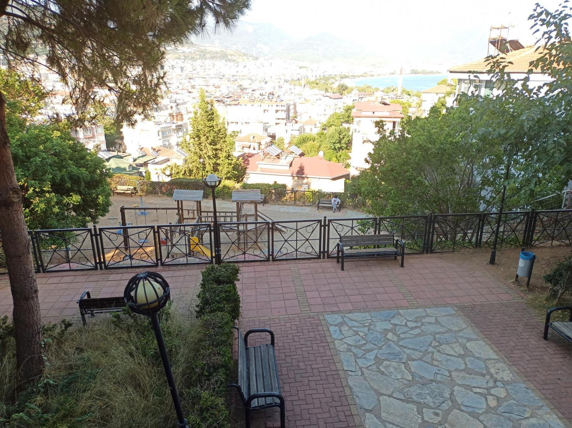 Beautiful Sultan House At Cleopatra Beach 1 With Umbrellas, Balcony, Barbecue, Private 100Mbps Wifi, Smart Tv, Table Games, Vip Trans-Fer - Beautiful Apartmenthouse Alanya Buitenkant foto